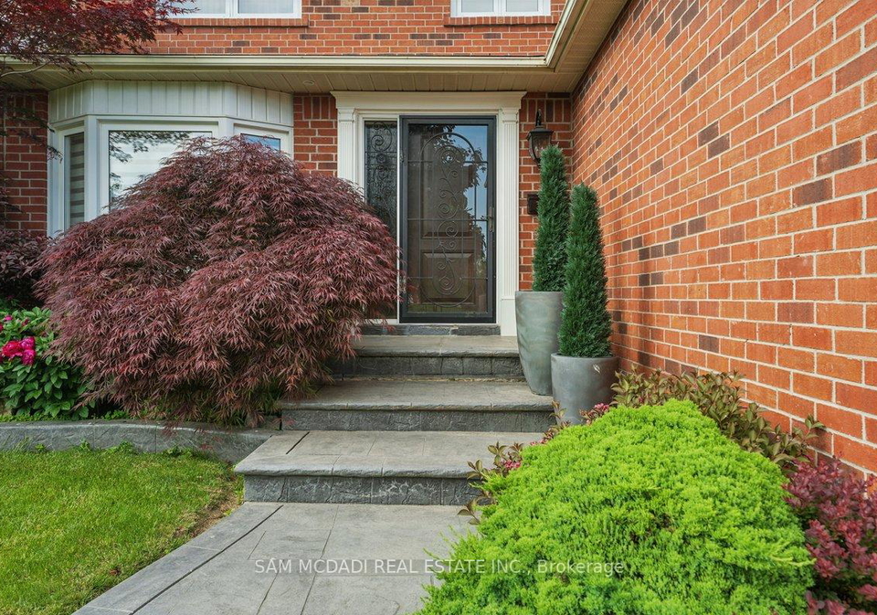 215-anastasia-terrace-mississauga-ontario-w13032504