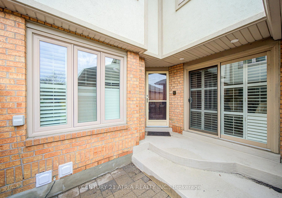 1724-the-chase-mississauga-ontario-w13032628
