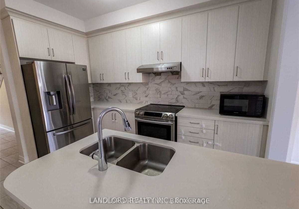 3301-jacob-way-oakville-ontario-w13032734