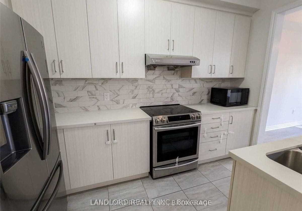 3301-jacob-way-oakville-ontario-w13032734