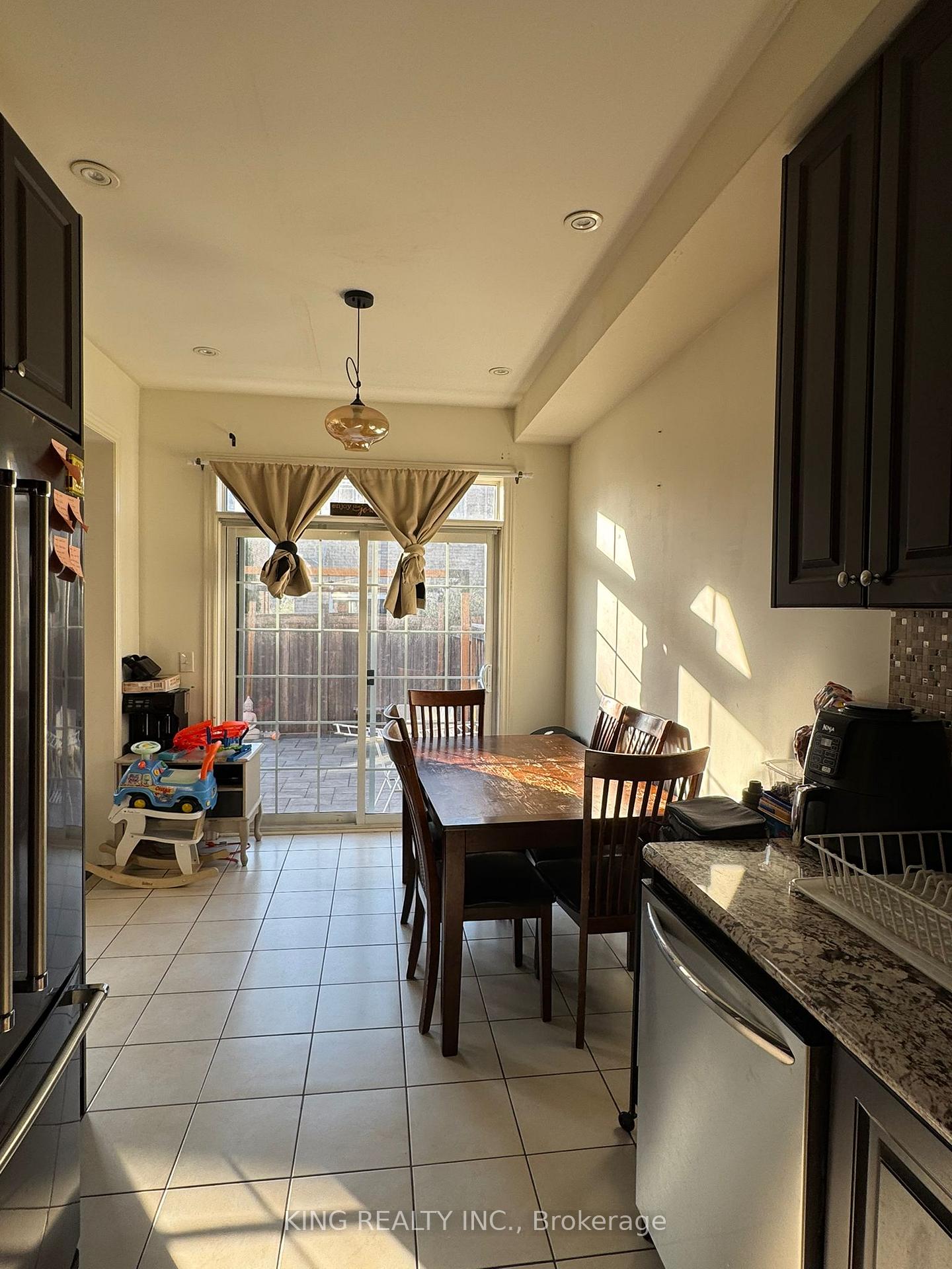 18-eastlake-road-brampton-ontario-w13033114