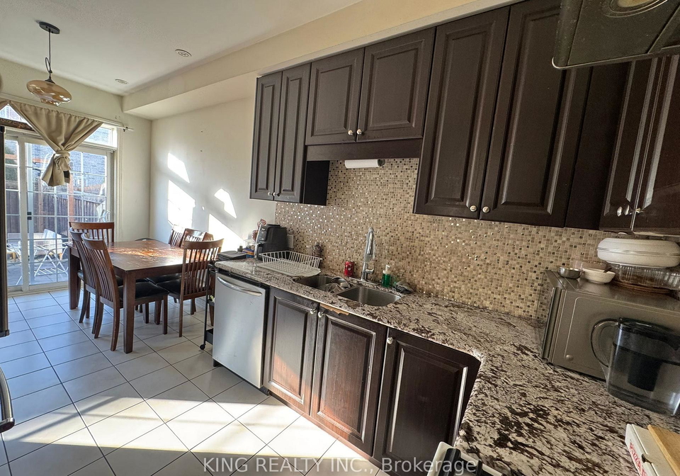 18-eastlake-road-brampton-ontario-w13033114