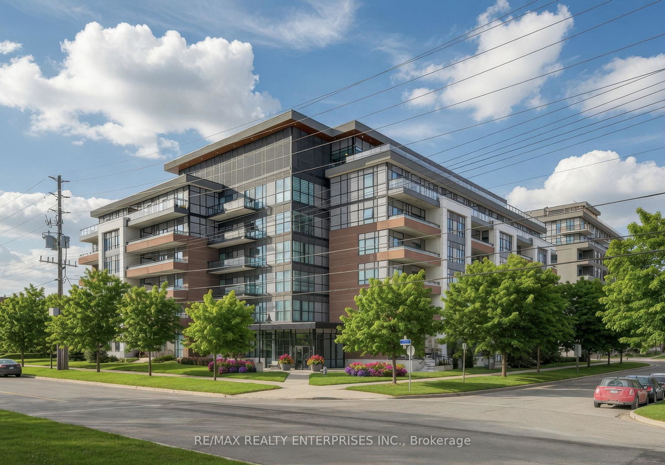 1-neighbourhood-lane-etobicoke-ontario-w13033132