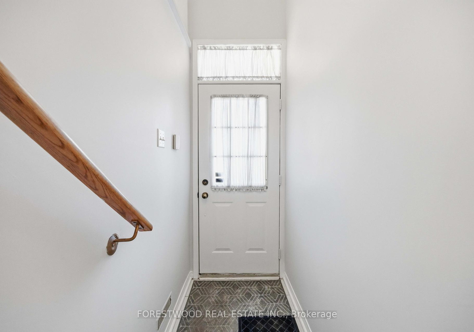 48-pioneer-avenue-north-york-ontario-w13033366