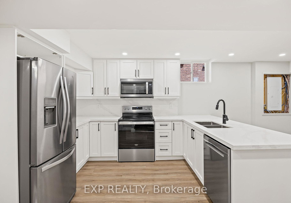 19-master-green-crescent-brampton-ontario-w13033590