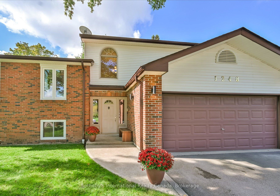 1248-landfair-crescent-oakville-ontario-w13033728