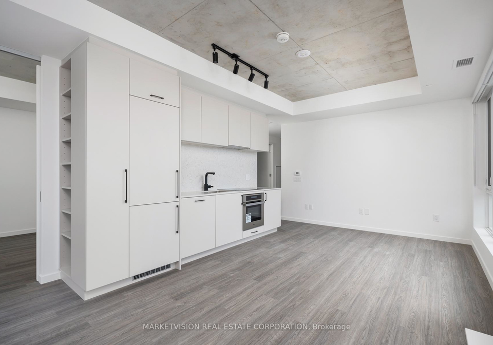 689-the-queensway-etobicoke-ontario-w13033944