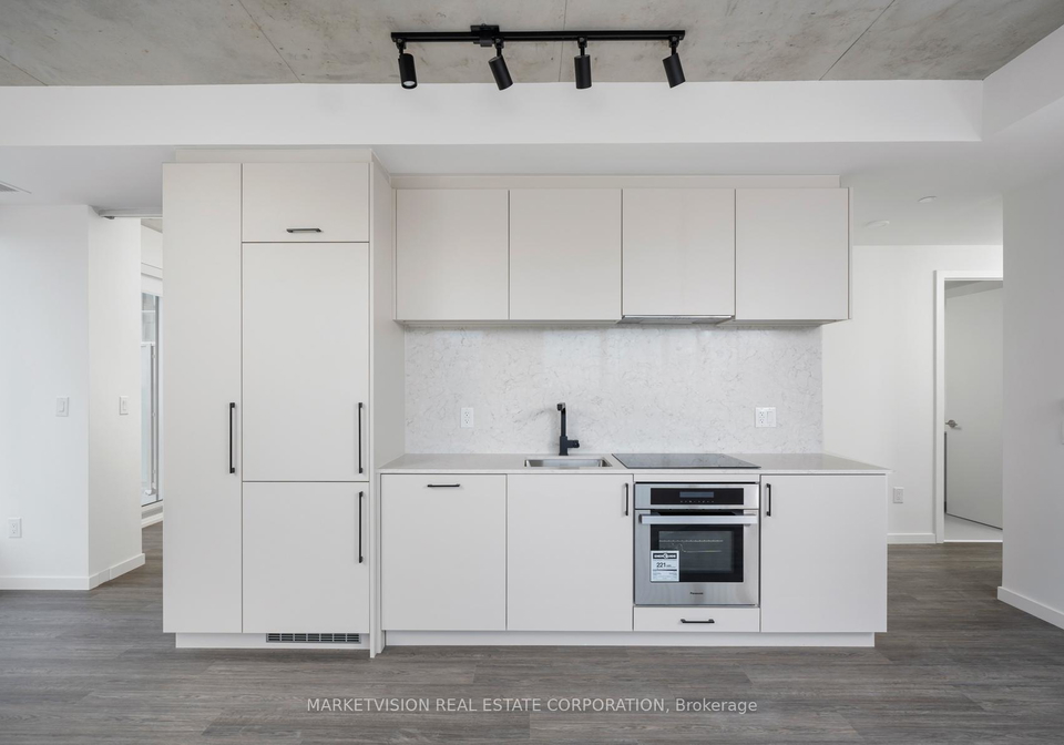 689-the-queensway-etobicoke-ontario-w13033944