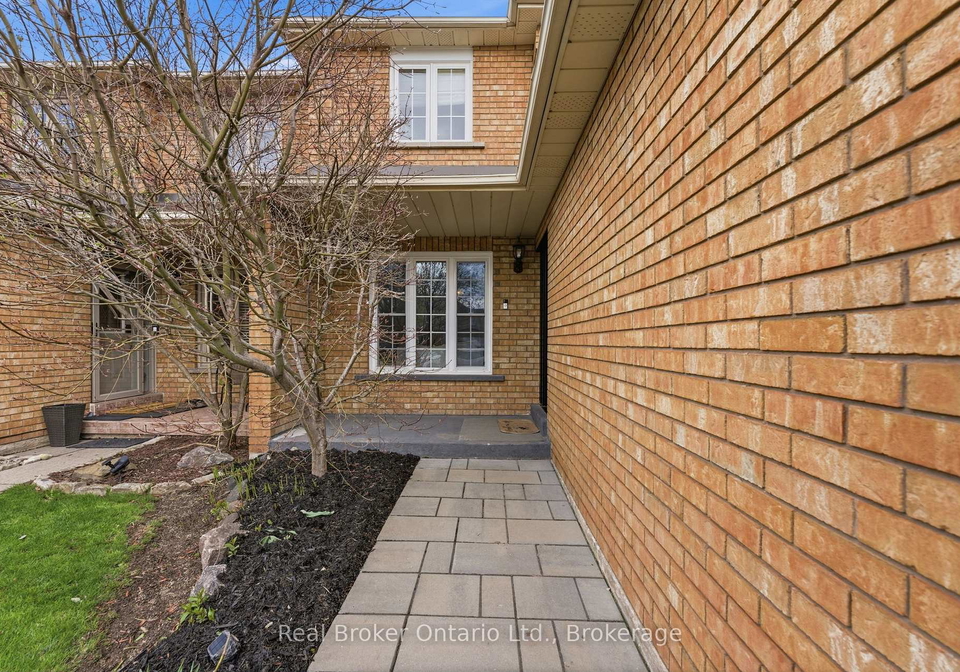 635-amelia-crescent-burlington-ontario-w13034076