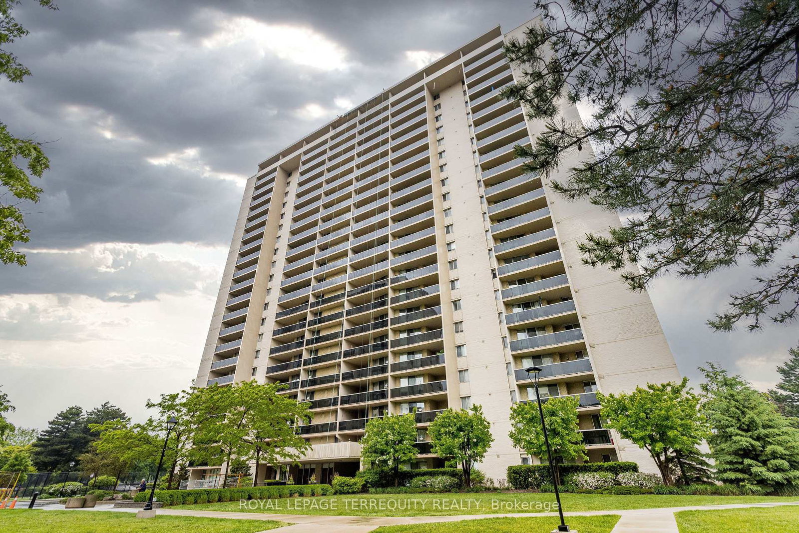 812-burnhamthorpe-road-etobicoke-ontario-w13034284