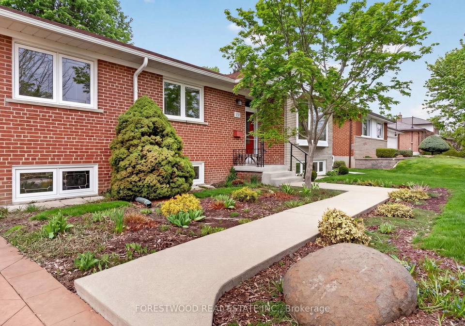 651-breckenridge-road-mississauga-ontario-w13034564