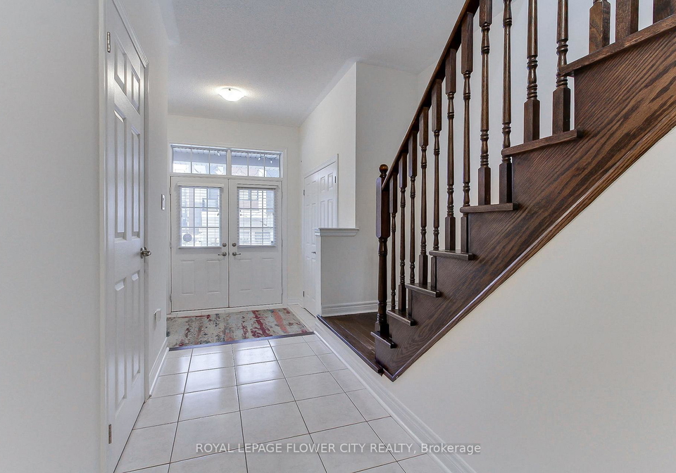 101-huguenot-road-oakville-ontario-w13035014