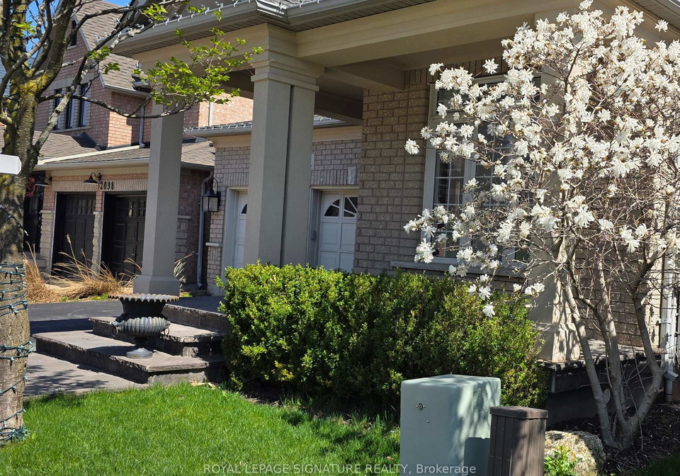 2096-newell-crescent-burlington-ontario-w13035092