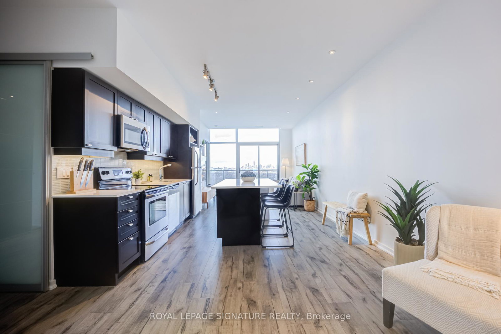 105-the-queensway-toronto-ontario-w13035376
