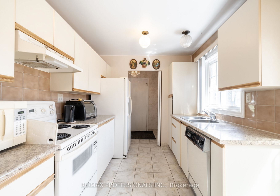 3435-martins-pine-crescent-mississauga-ontario-w13035480