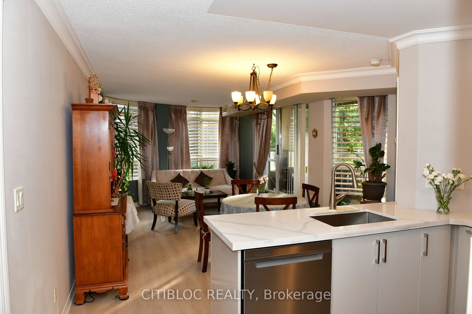 310-burnhamthorpe-road-w-mississauga-ontario-w13035838