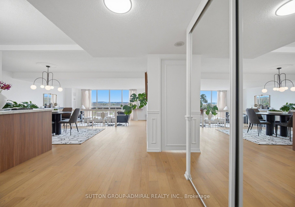 2185-marine-drive-oakville-ontario-w13036030
