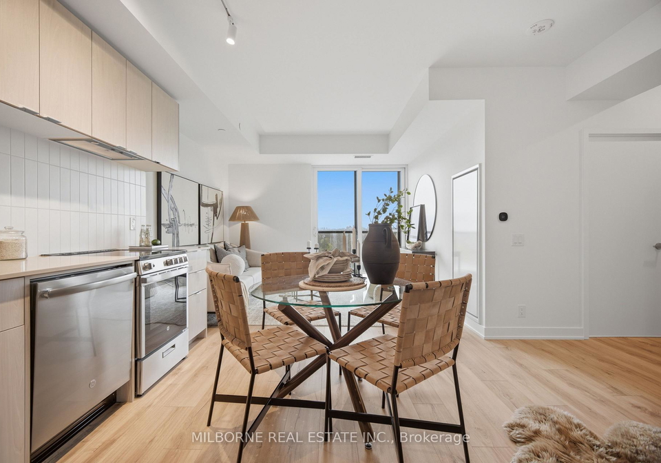 1660-bloor-street-w-toronto-ontario-w13036044