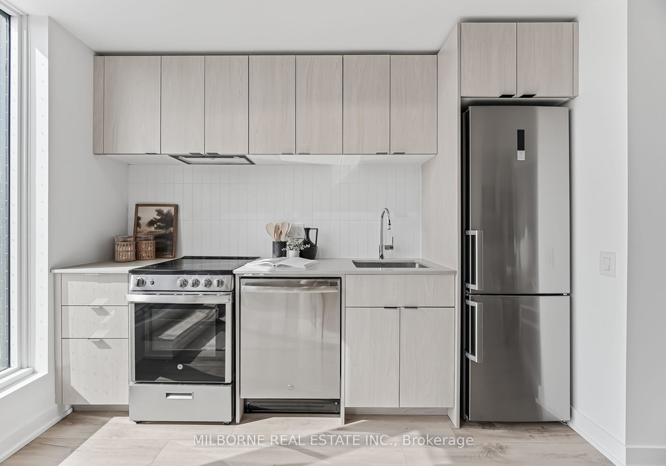 1660-bloor-street-w-toronto-ontario-w13036054