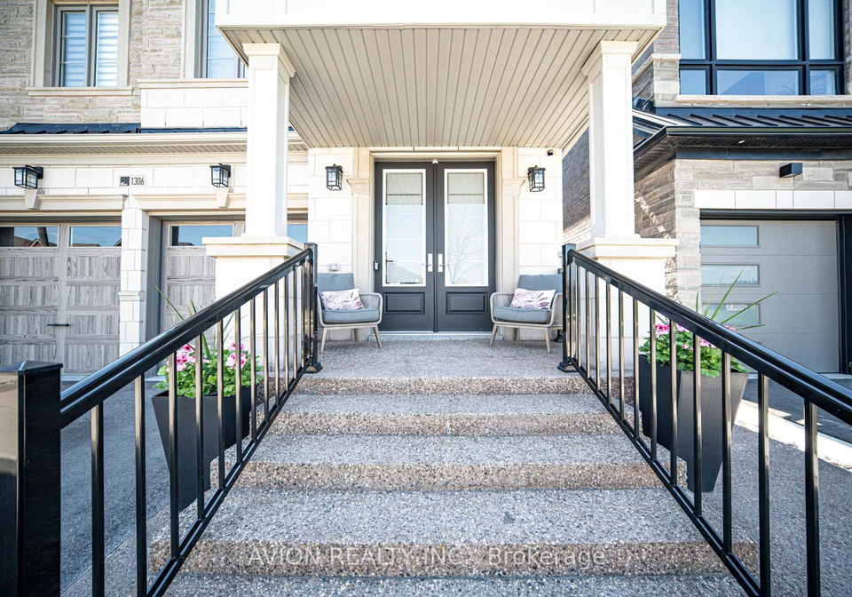 1306-felicity-gardens-oakville-ontario-w13036144