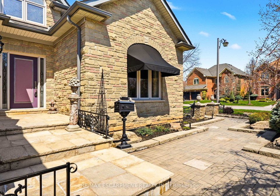 4125-montrose-crescent-burlington-ontario-w13036186