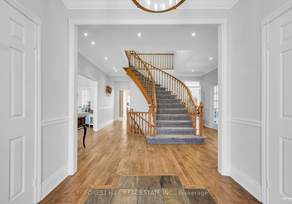 2434-deer-run-avenue-oakville-ontario-w13036240