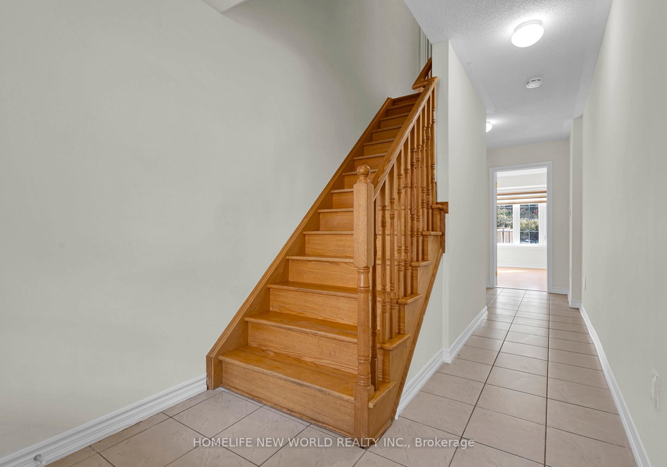 8-shiff-crescent-brampton-ontario-w13036300