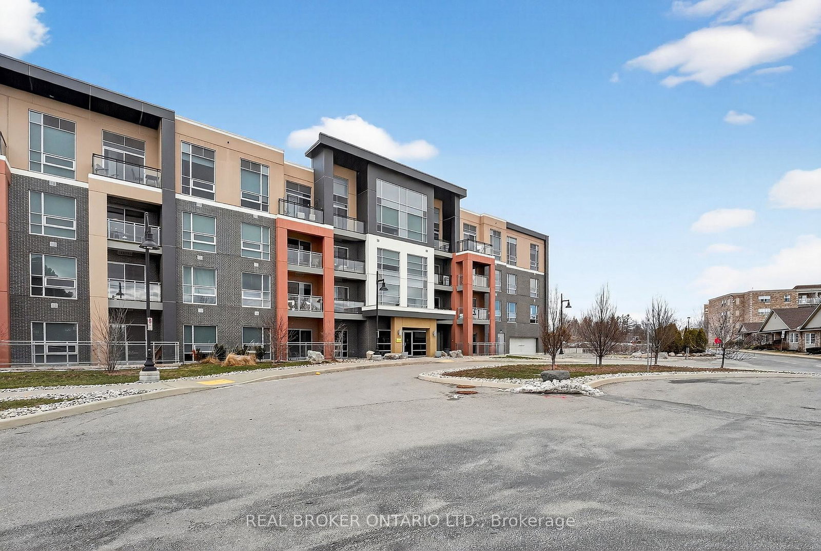 4040-upper-middle-road-burlington-ontario-w13036478