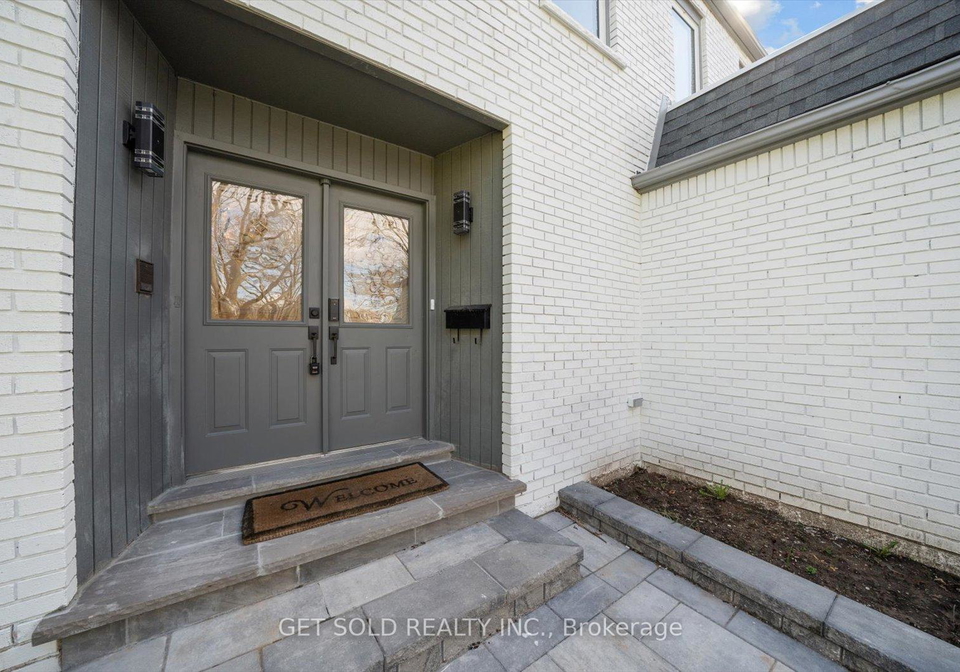 1768-sherwood-forrest-circle-mississauga-ontario-w13036578