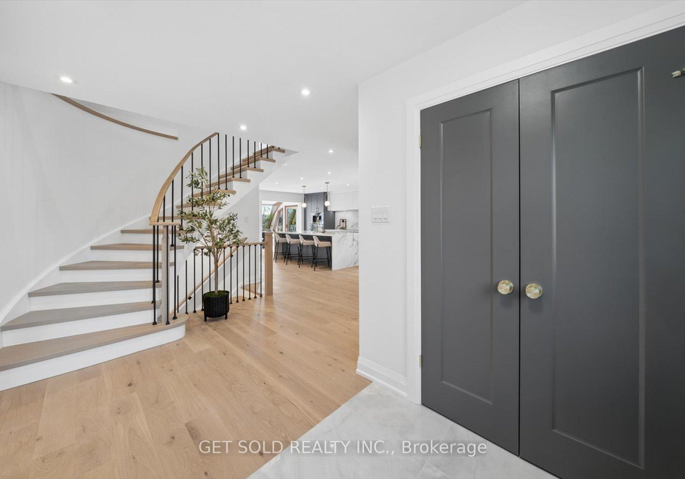 1768-sherwood-forrest-circle-mississauga-ontario-w13036578