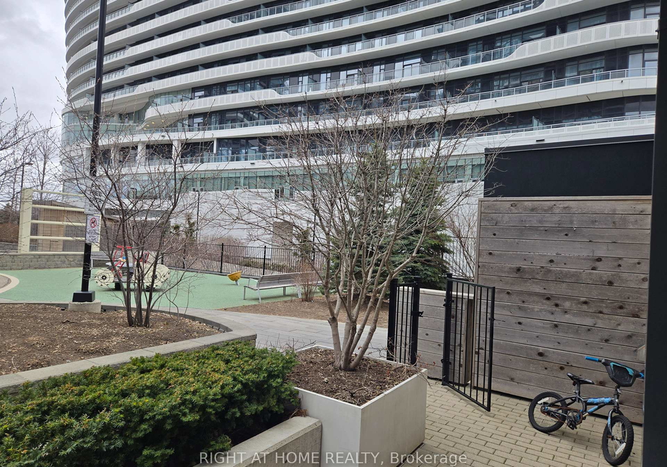 2530-eglinton-avenue-w-mississauga-ontario-w13036676