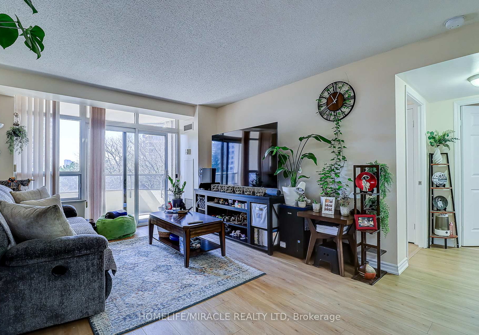 35-kingsbridge-garden-circle-mississauga-ontario-w13036688