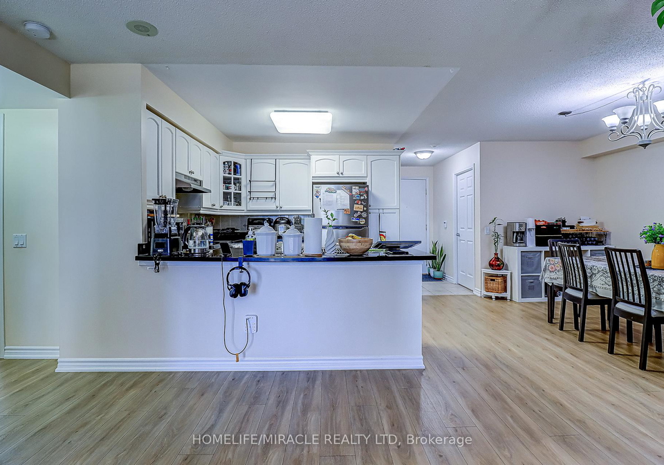 35-kingsbridge-garden-circle-mississauga-ontario-w13036688