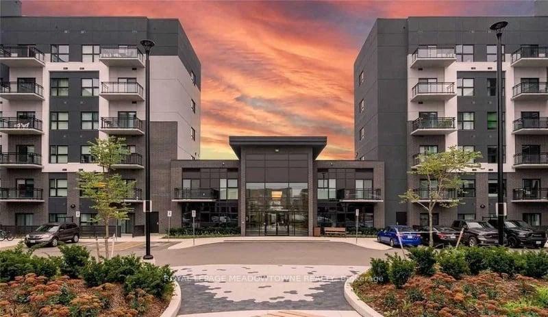102-grovewood-common-oakville-ontario-w13036850