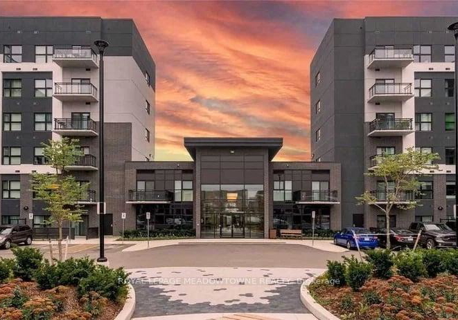102-grovewood-common-oakville-ontario-w13036850