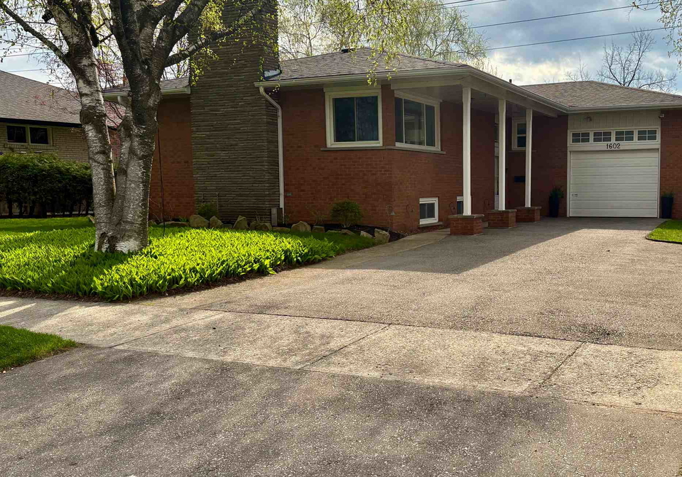 1602-carletta-drive-mississauga-ontario-w13036926