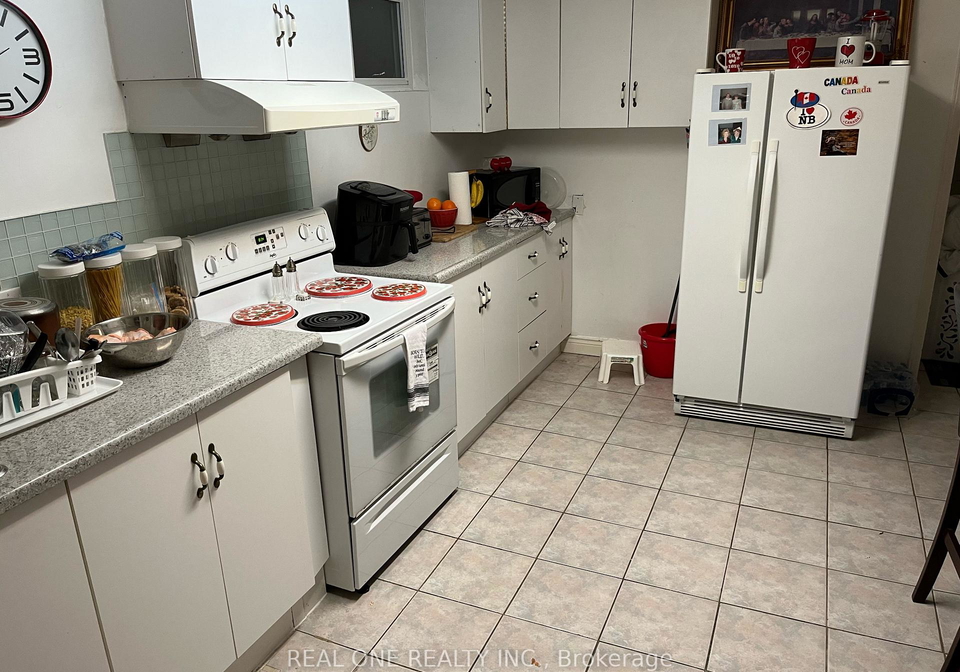 3622-molly-avenue-mississauga-ontario-w13037132