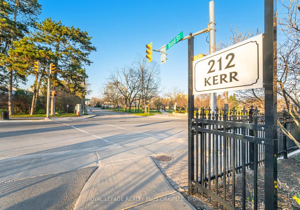 212-kerr-street-oakville-ontario-w13037254