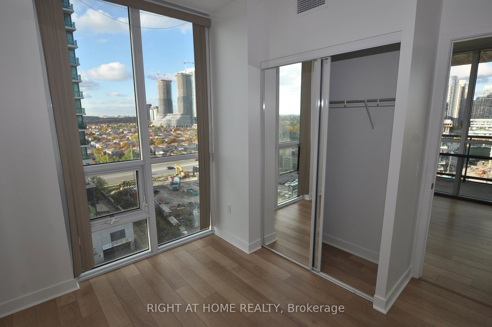 3975-grand-park-drive-mississauga-ontario-w13037312