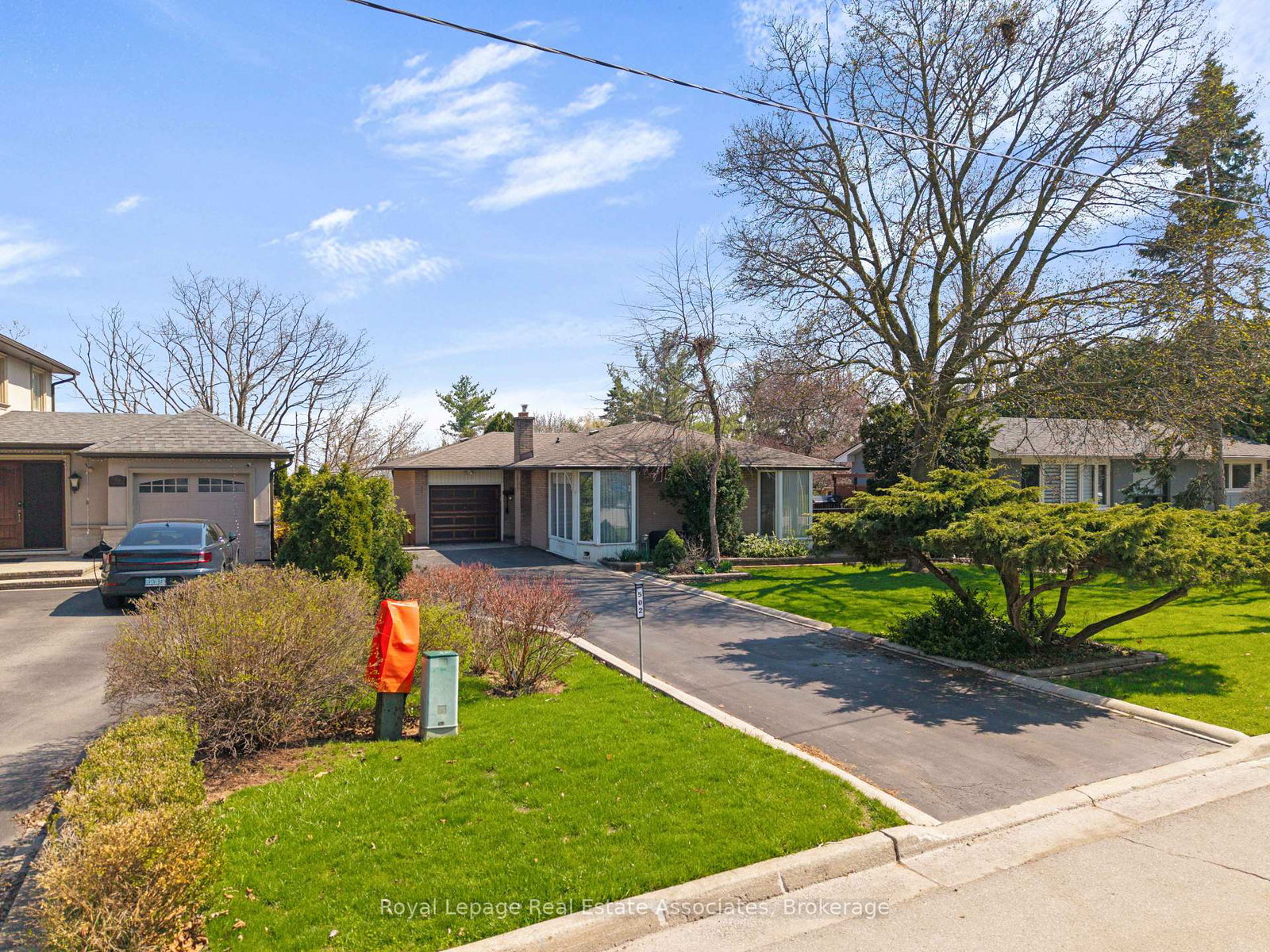 502-falgarwood-drive-oakville-ontario-w13037398
