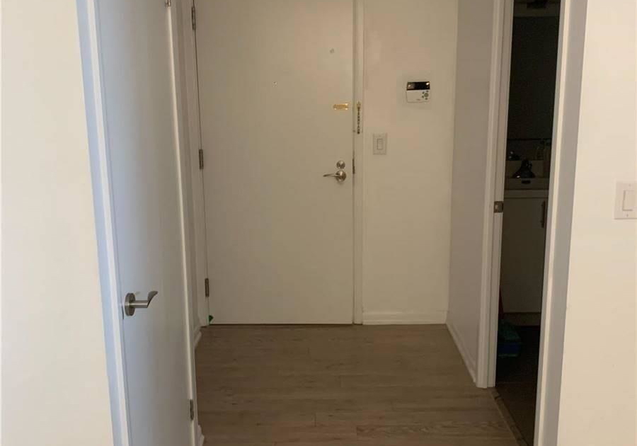 830-lawrence-avenue-w-north-york-ontario-w13037452