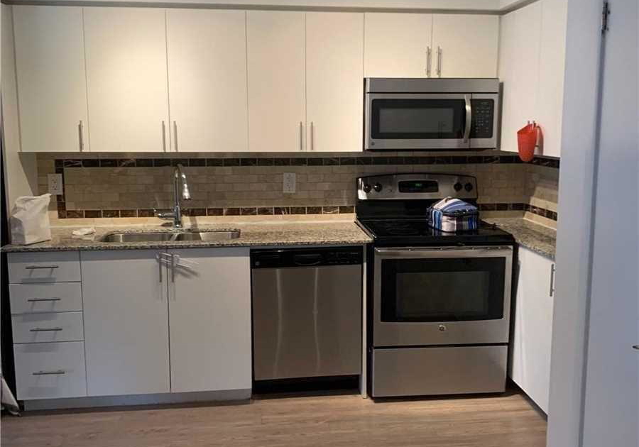 830-lawrence-avenue-w-north-york-ontario-w13037452