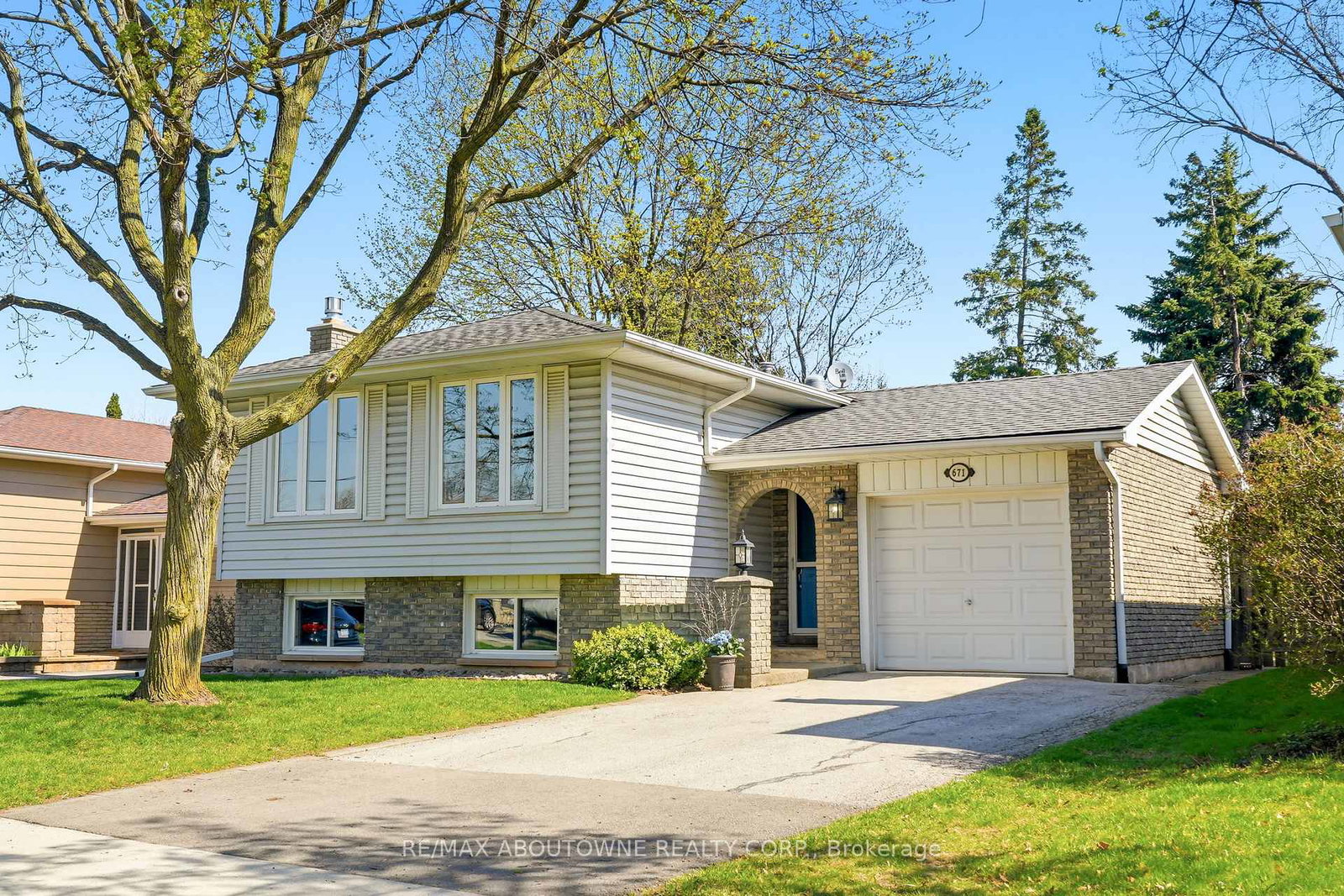 671-woodview-road-burlington-ontario-w13037524