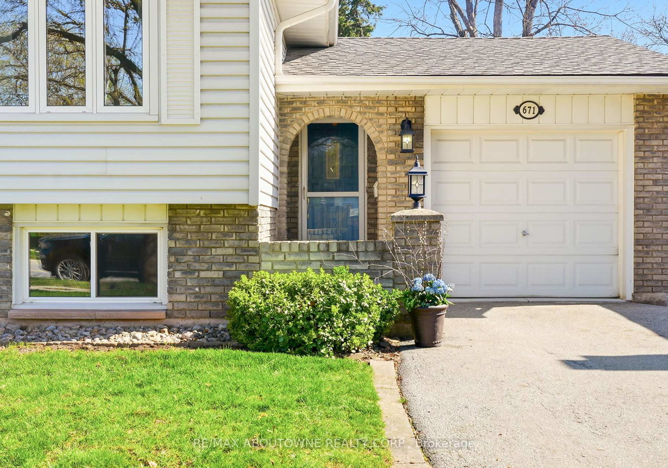 671-woodview-road-burlington-ontario-w13037524