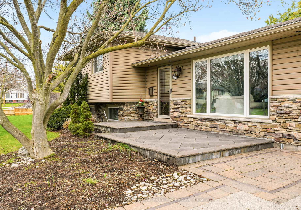 559-rexway-court-burlington-ontario-w13037656