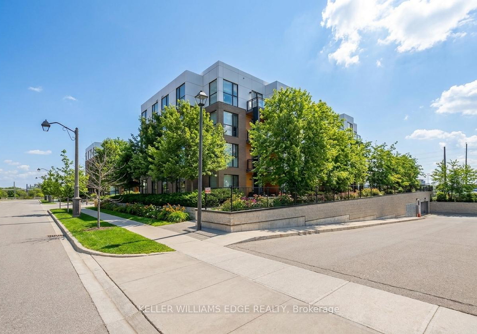 210-sabina-drive-oakville-ontario-w13037678