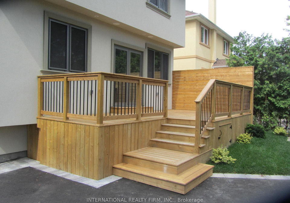 33-cloverhill-road-etobicoke-ontario-w13038106