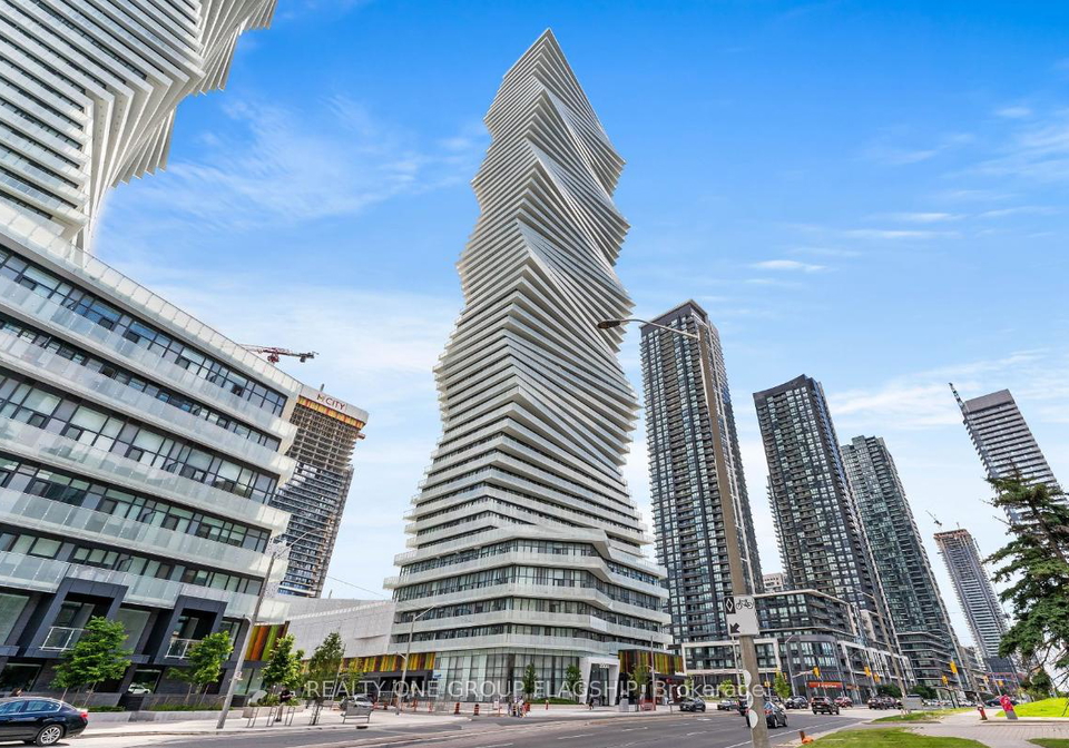 3900-confederation-parkway-mississauga-ontario-w13038156