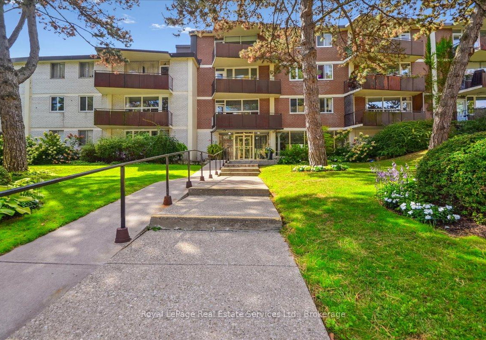100-coe-hill-drive-toronto-ontario-w13038286