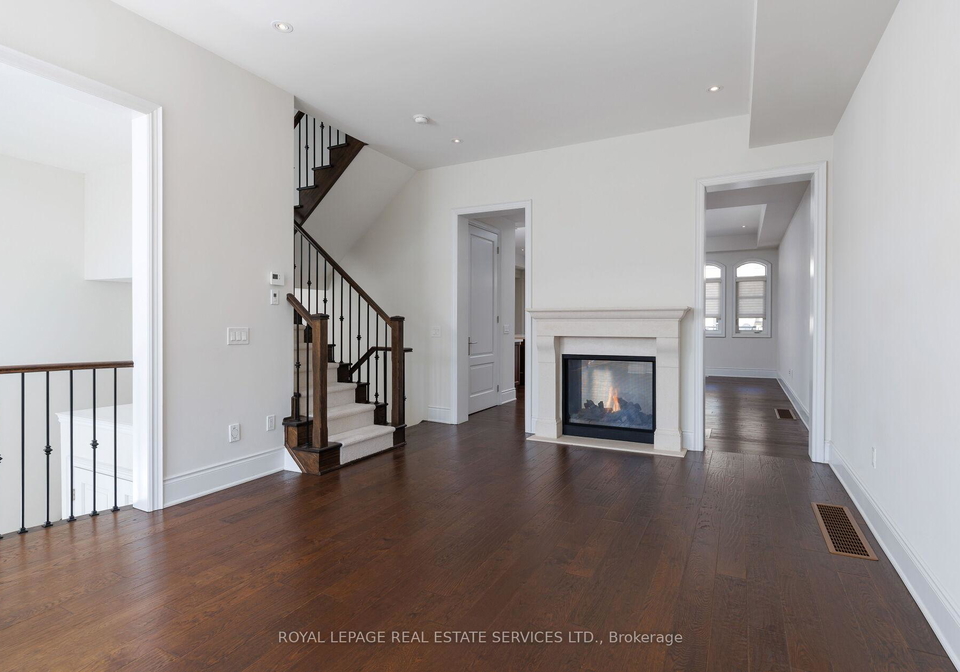 257-hanover-street-oakville-ontario-w13038368